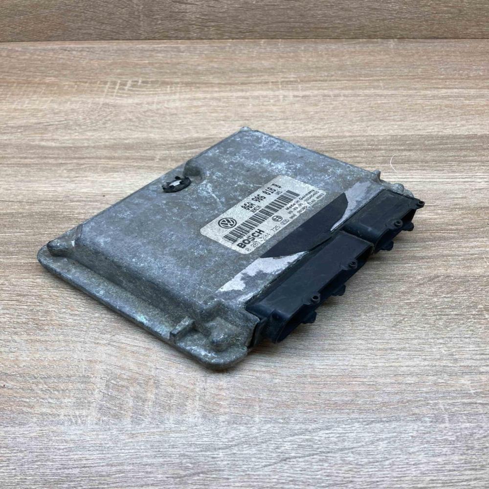 06A906018B 0261204725  Engine control unit/module ECU Seat Toledo II (1M)
