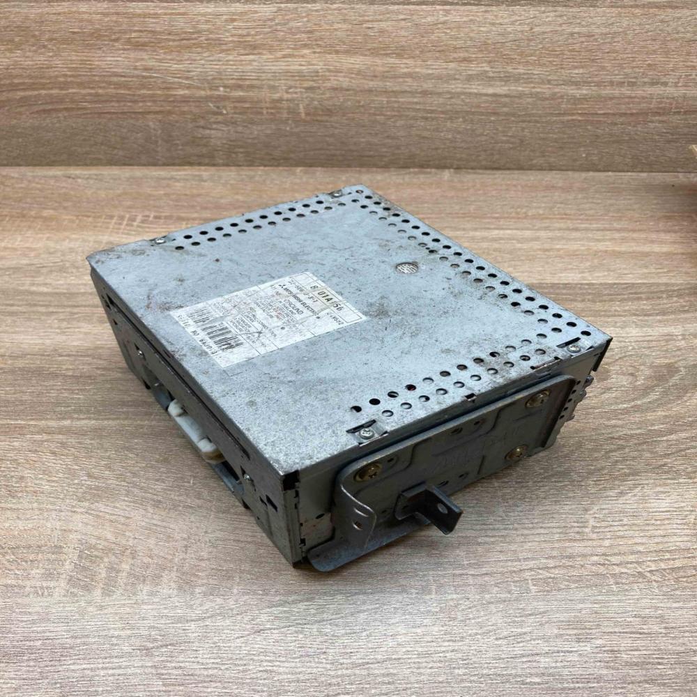 8701A156   CD/DVD changer Mitsubishi Eclipse