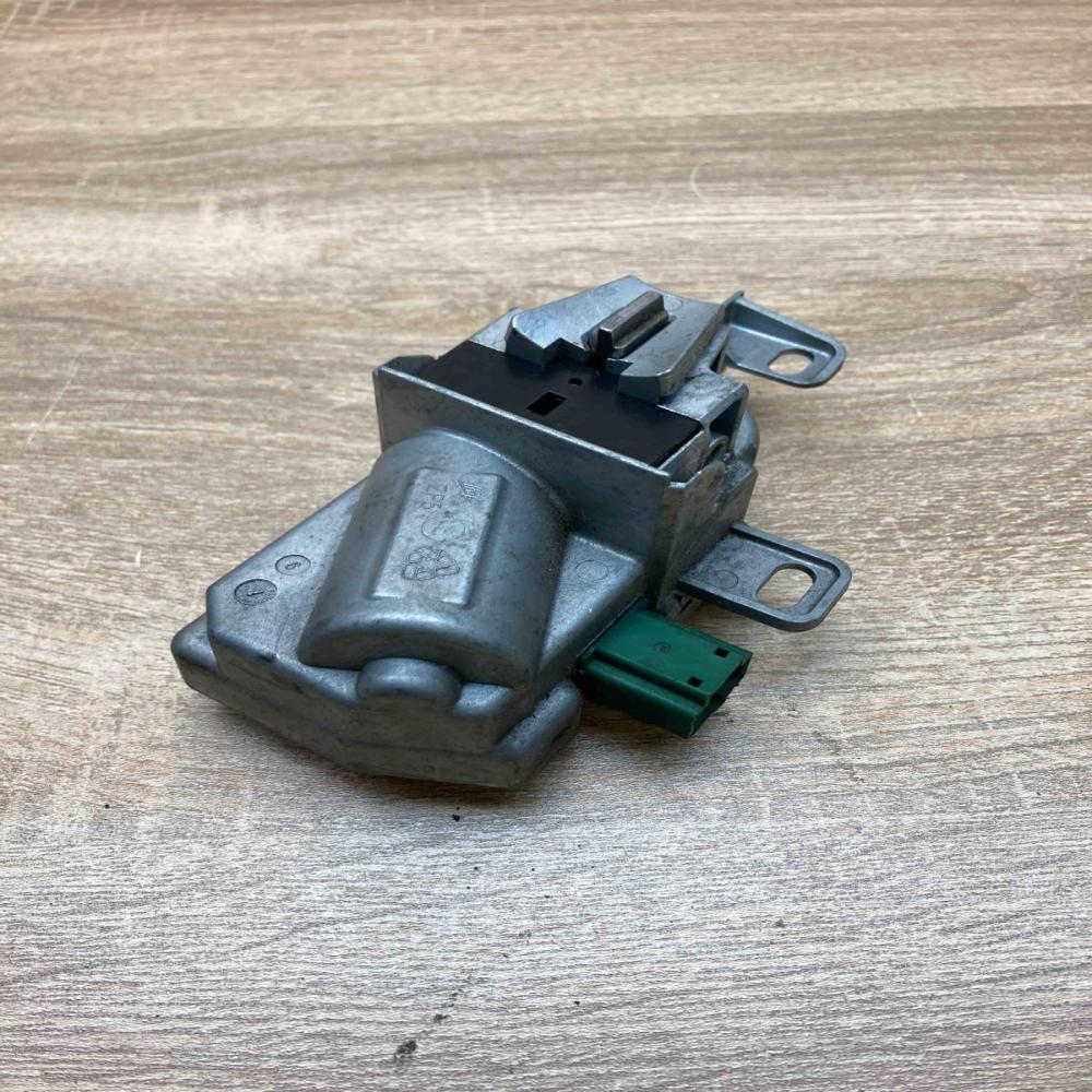 P31340734 7G9N 3F880 DE  Steering wheel lock Volvo V60