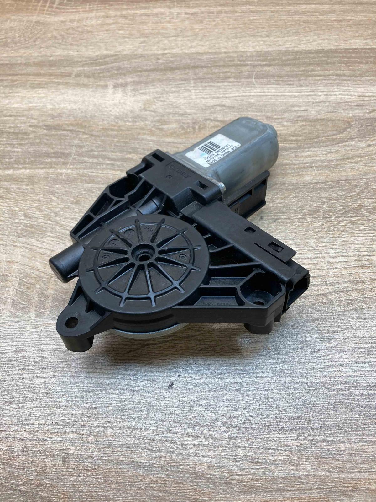 130329 966269 103  Front door window regulator motor Volvo V40
