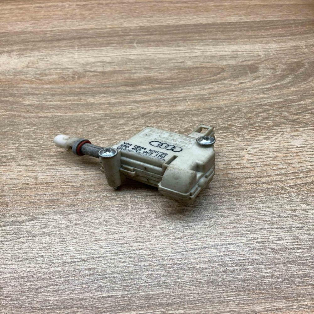 4E0862150   Fuel tank cap lock motor Audi A8 S8 D3 4E