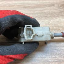 4E0862150   Fuel tank cap lock motor Audi A8 S8 D3 4E