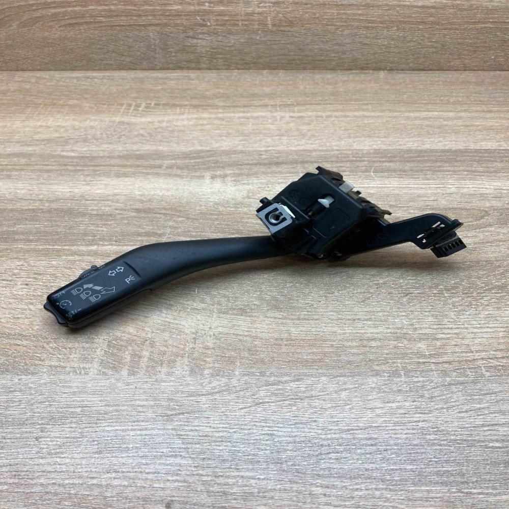 1K0953513F   Indicator stalk Volkswagen PASSAT B6