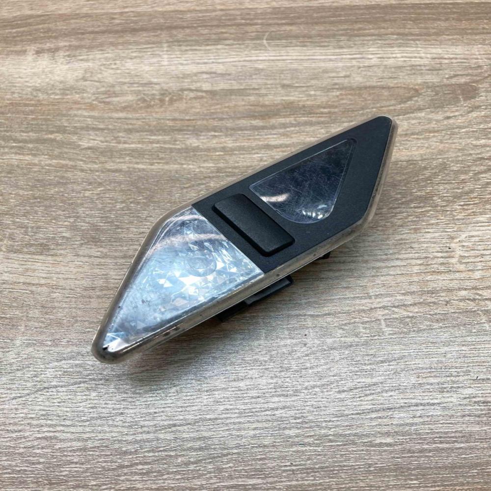 8375586  RH Rear seat light BMW 3 E46