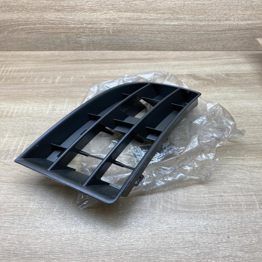 1K0853665A   Front bumper lower grill Volkswagen Golf V