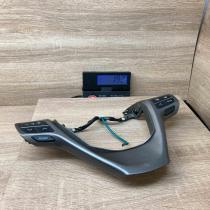 45100 05560 D   Steering wheel buttons/switches Toyota Verso