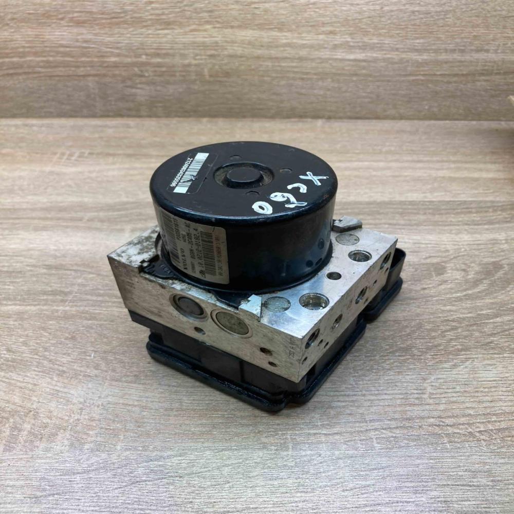 30681619 P30681619  ABS Pump Volvo V70