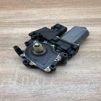 114188 100   Front door window regulator motor Audi A4 S4 B5 8D