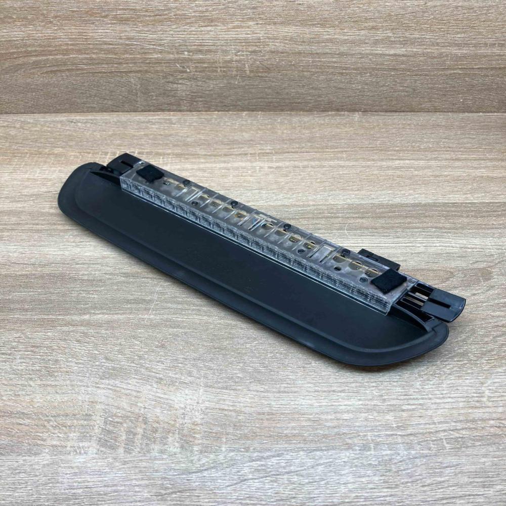 022403 229951  Third/center stoplight BMW 3 E90 E91