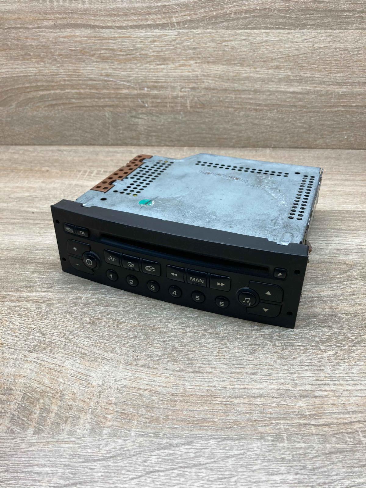 963659757700 Used  Radio/CD/DVD/GPS head unit Peugeot 307