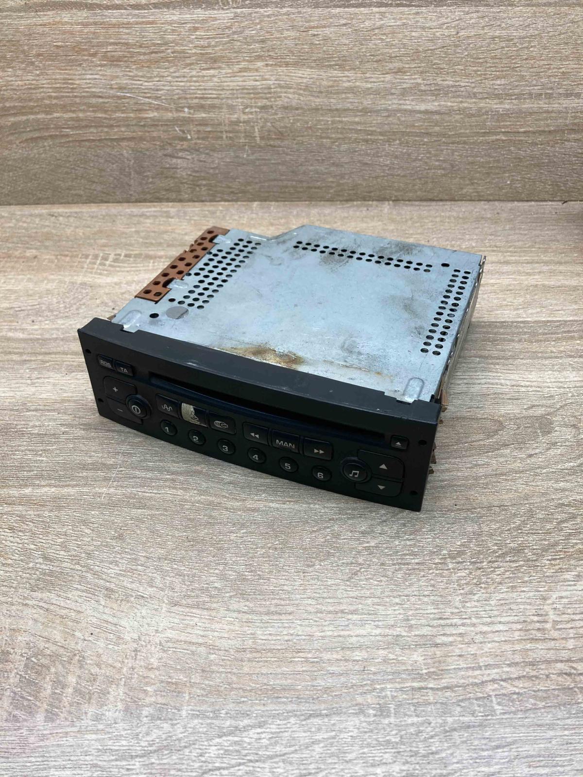 96488013XT   Radio/CD/DVD/GPS head unit Peugeot 307