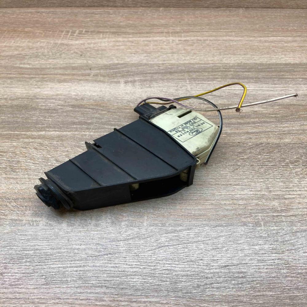 95GG220A20EB  With Plug Central locking motor Ford Scorpio