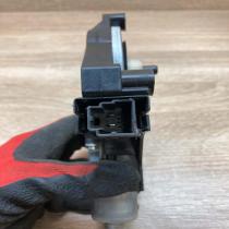 966268 103 130329  Front door window regulator motor Volvo S60