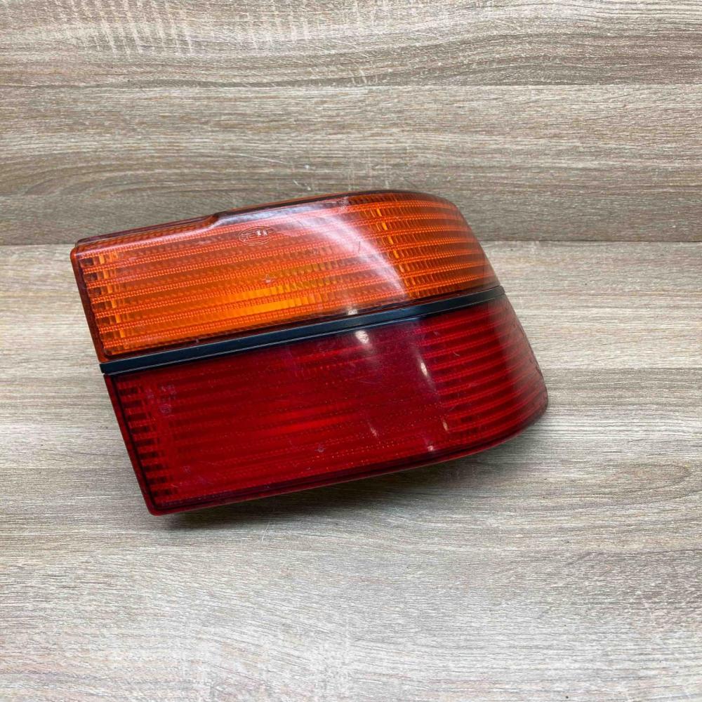 1H5945112B   Rear/tail lights Volkswagen Vento