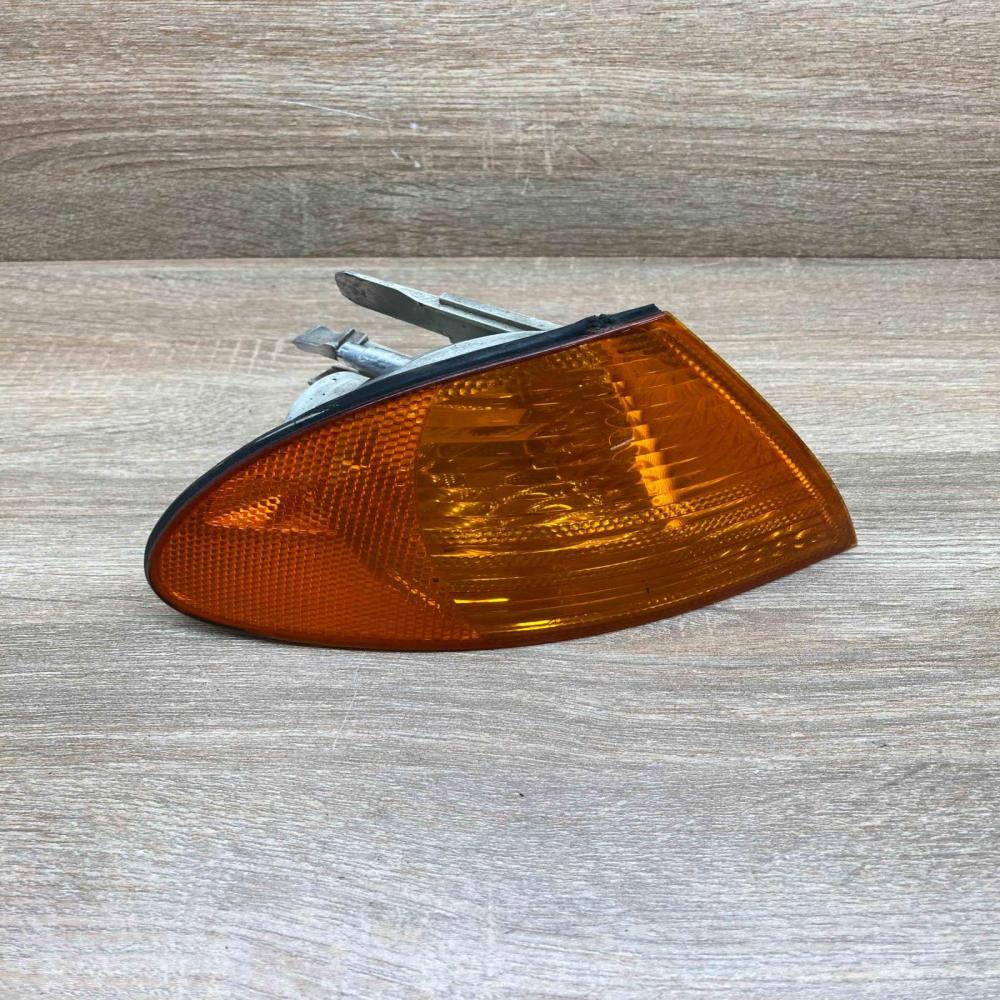 6902766 0311328002 RH Front indicator light BMW 3 E46