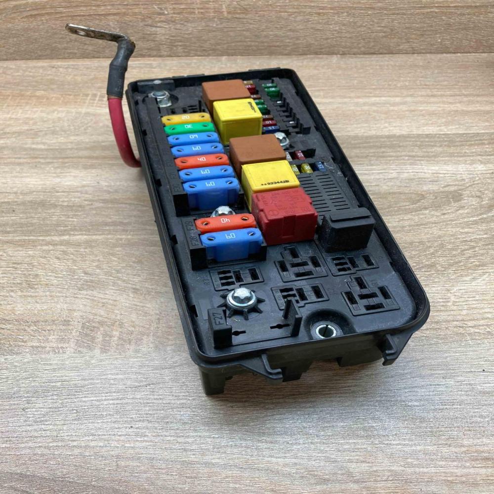 13144711 519068027 US Fuse module Opel Signum