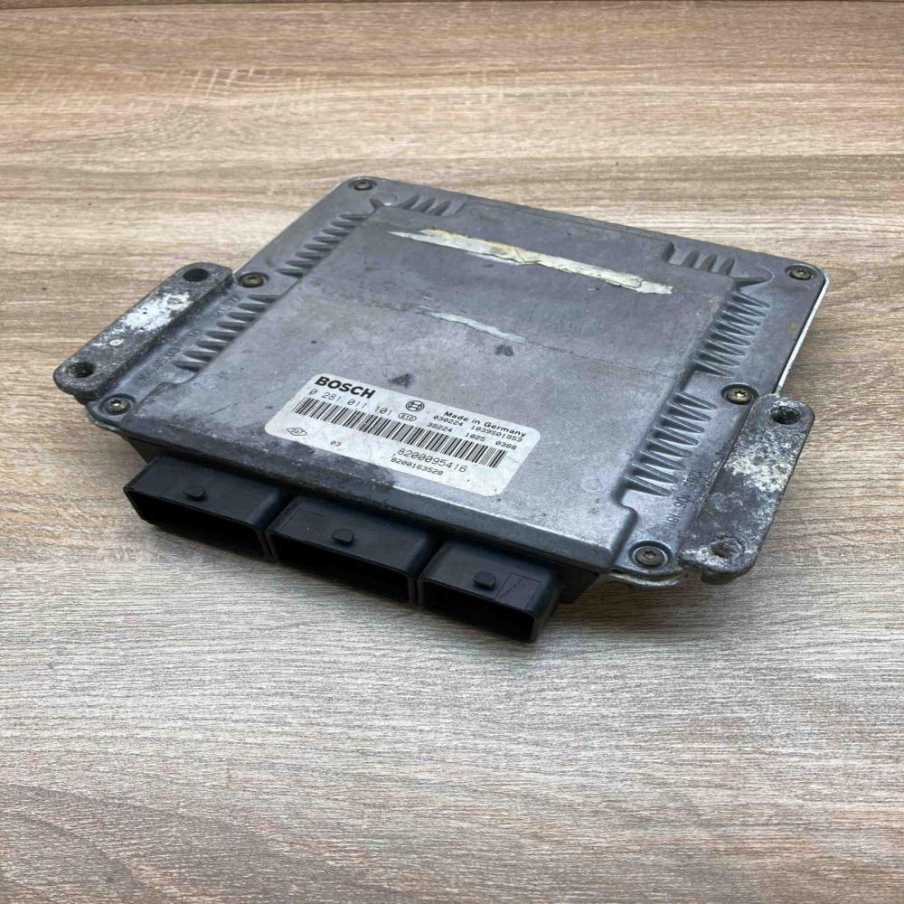 8200095416 0281011101  Engine control unit/module ECU Renault Espace IV