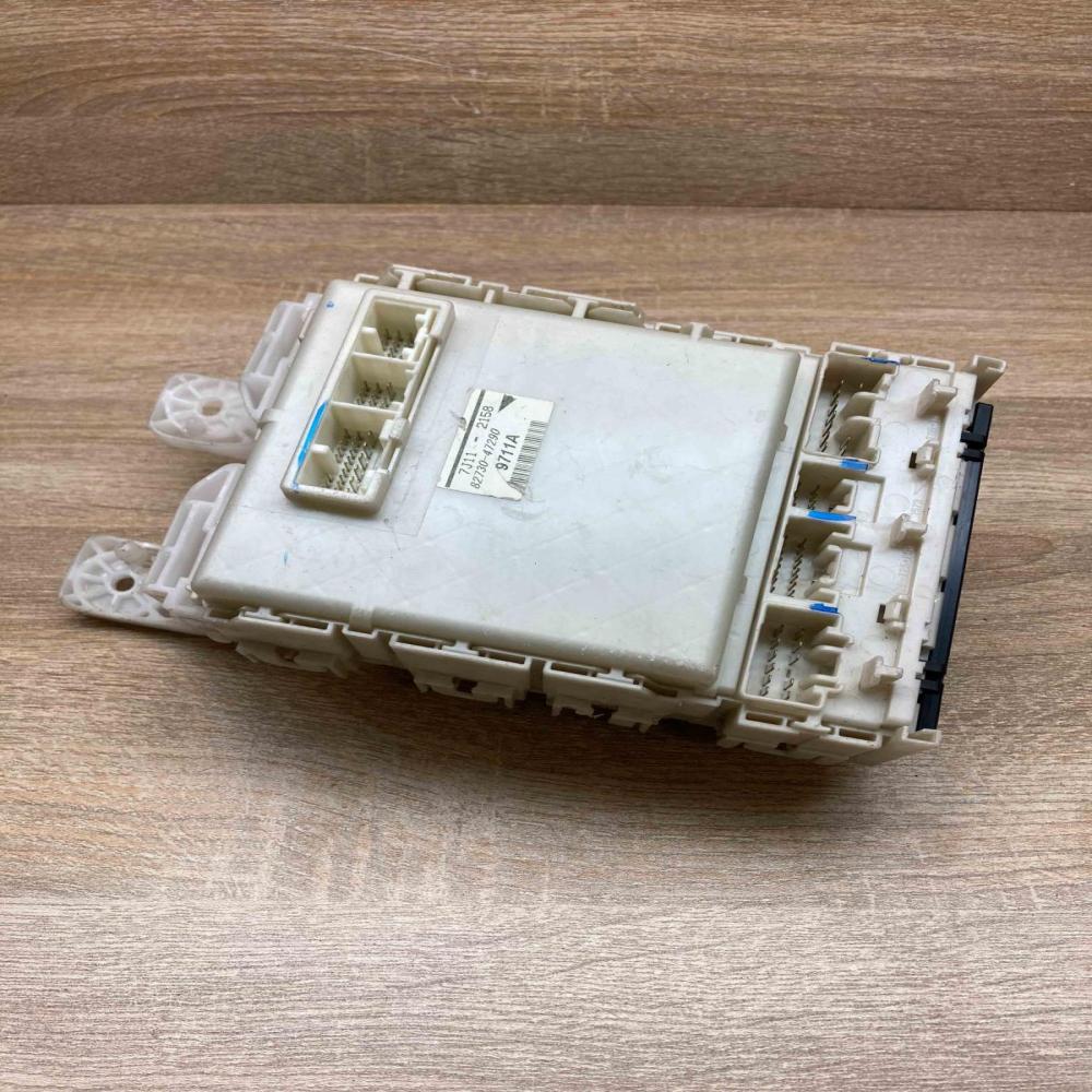 82730 47290 Used  Fuse module Toyota Prius (XW20)