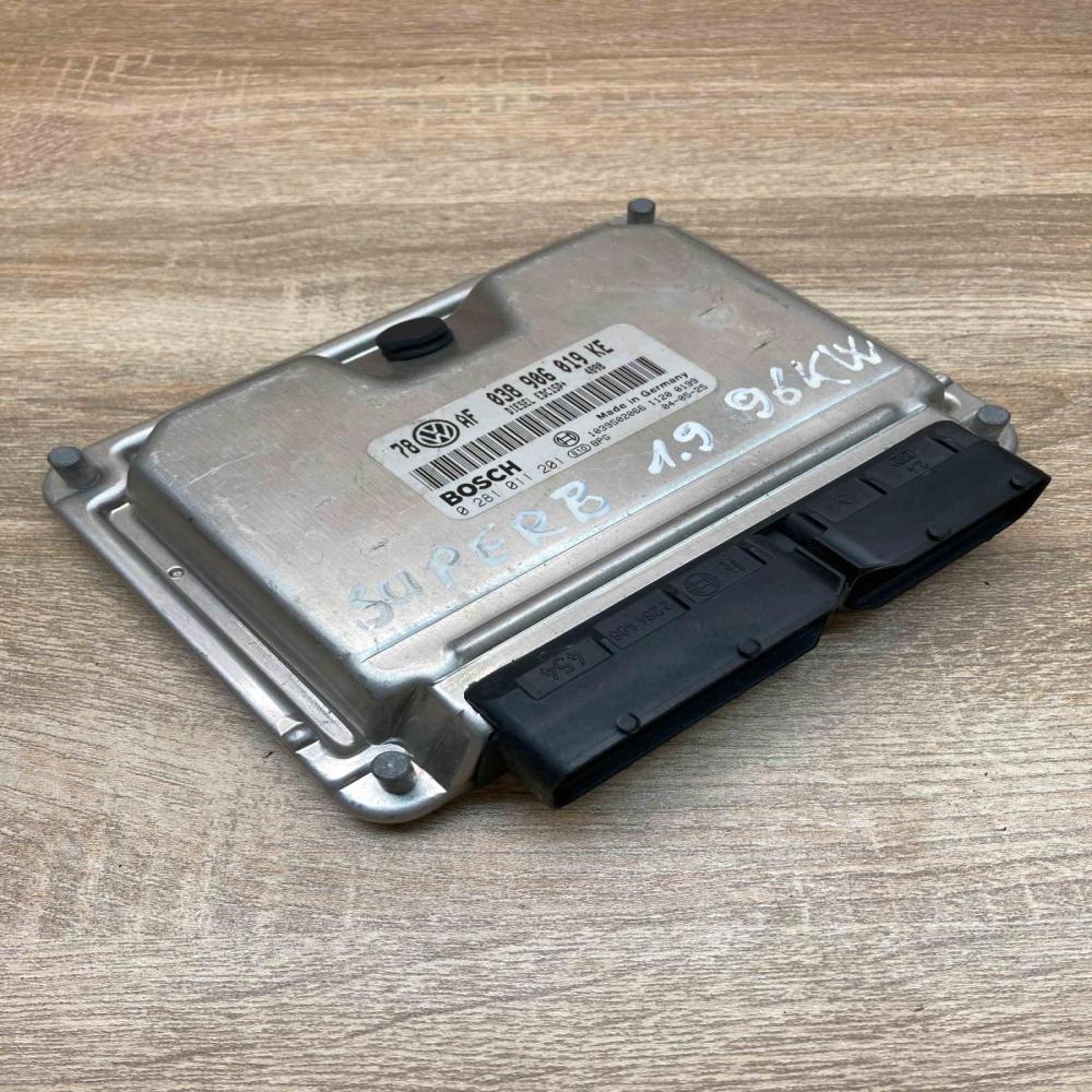 038906019KE 0281011201  Engine control unit/module ECU Volkswagen PASSAT B5.5