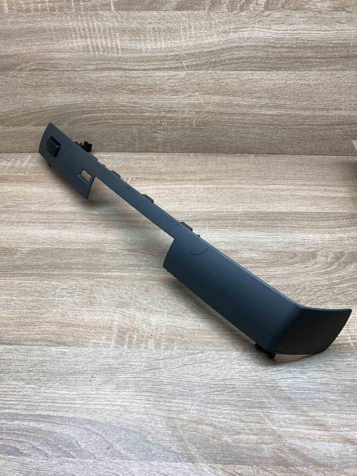 7040579   Dashboard trim BMW 7 E65 E66