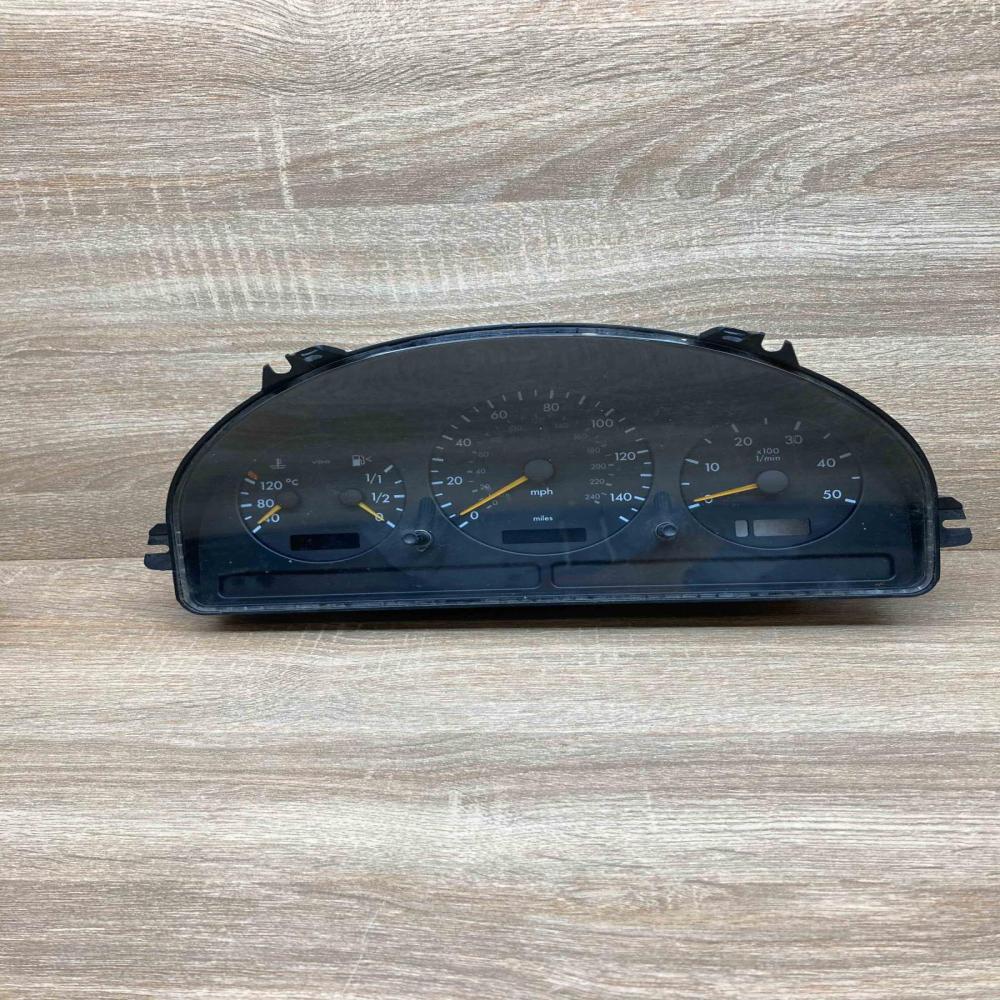 A1635404111   Speedometer (instrument cluster) Mercedes-Benz ML W163