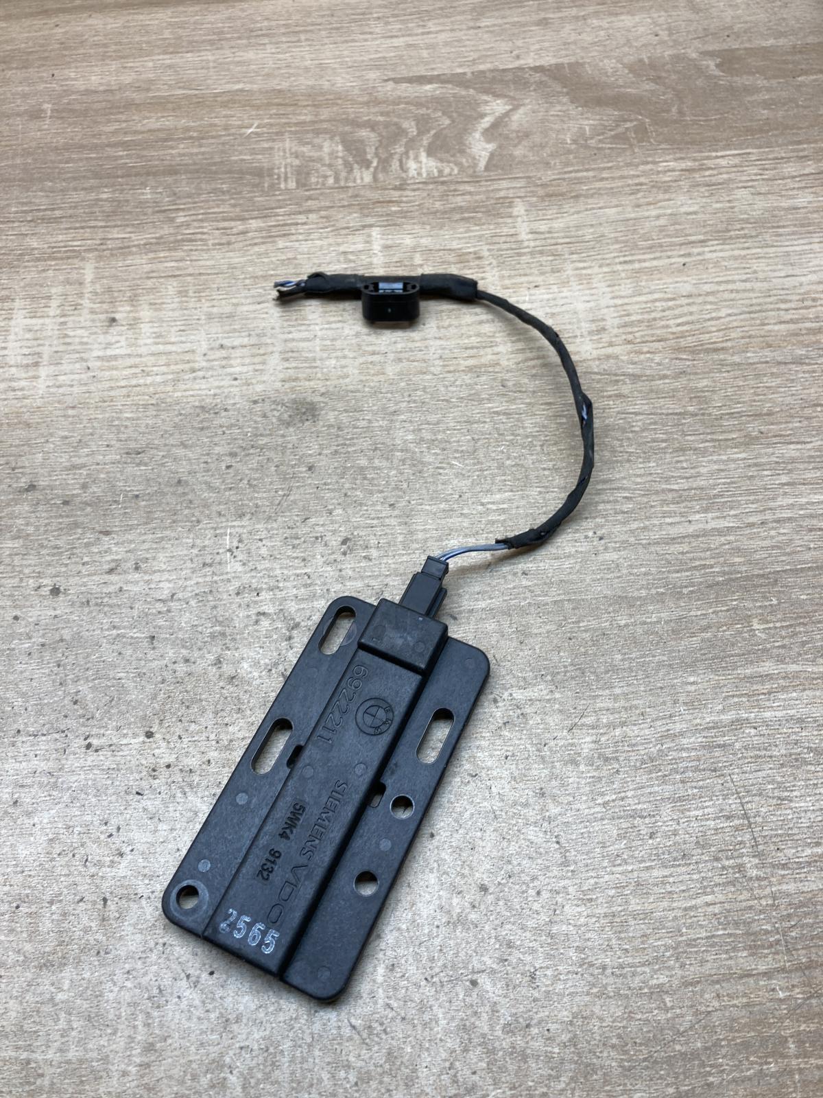 6922211 5WK49132  Keyless system antenna BMW 5 E60 E61