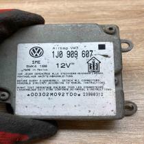 1J0909607   Airbag control unit/module Volkswagen PASSAT B5