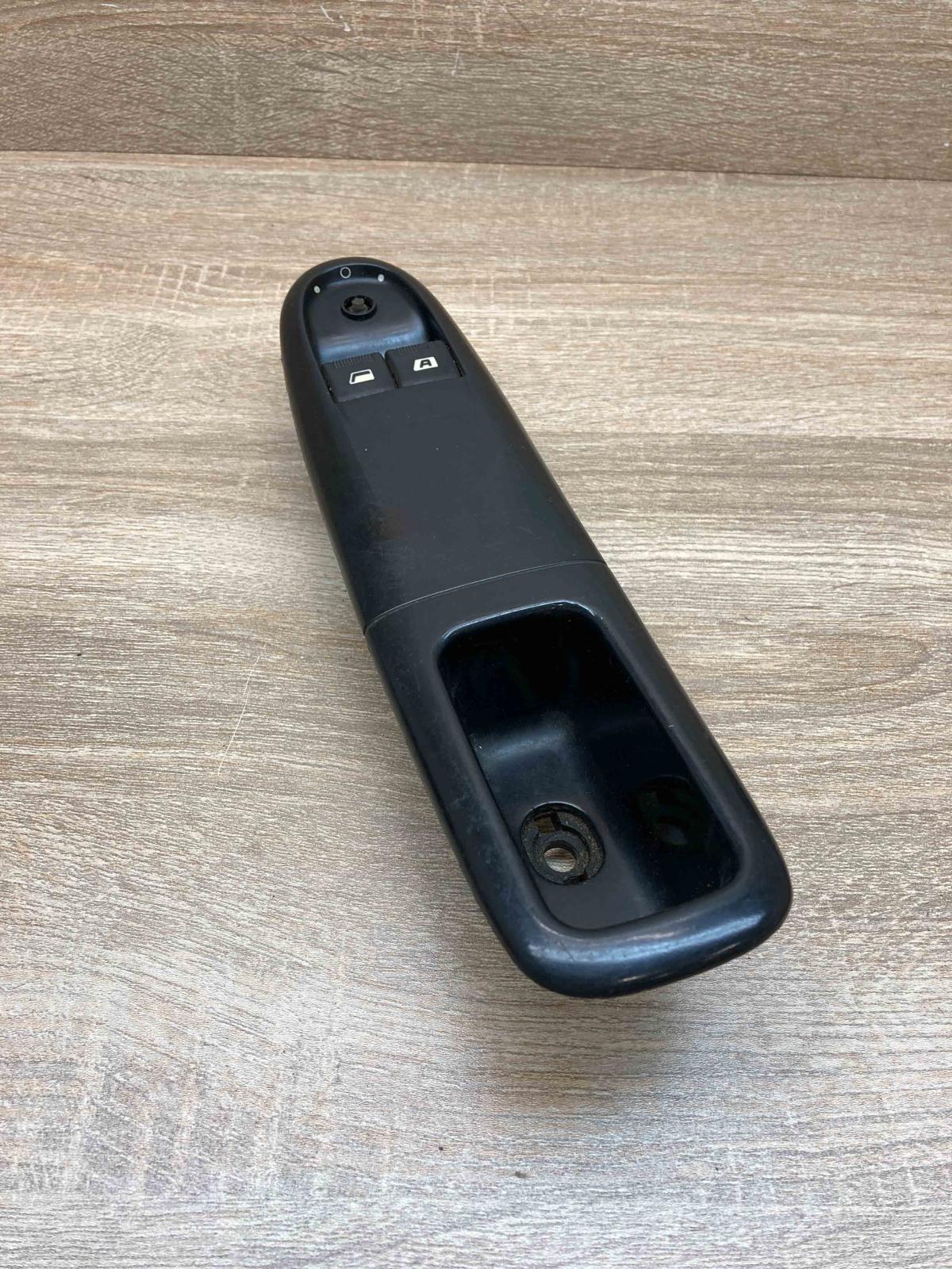 25963 04   Electric window control switch Peugeot 406