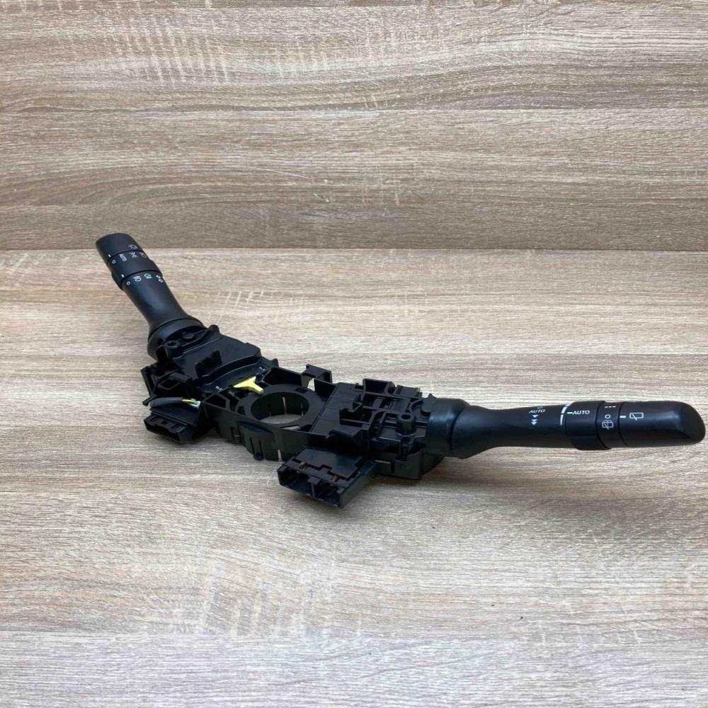 17F381 05190 17F373  Wiper turn signal indicator stalk/switch Toyota Avensis T27