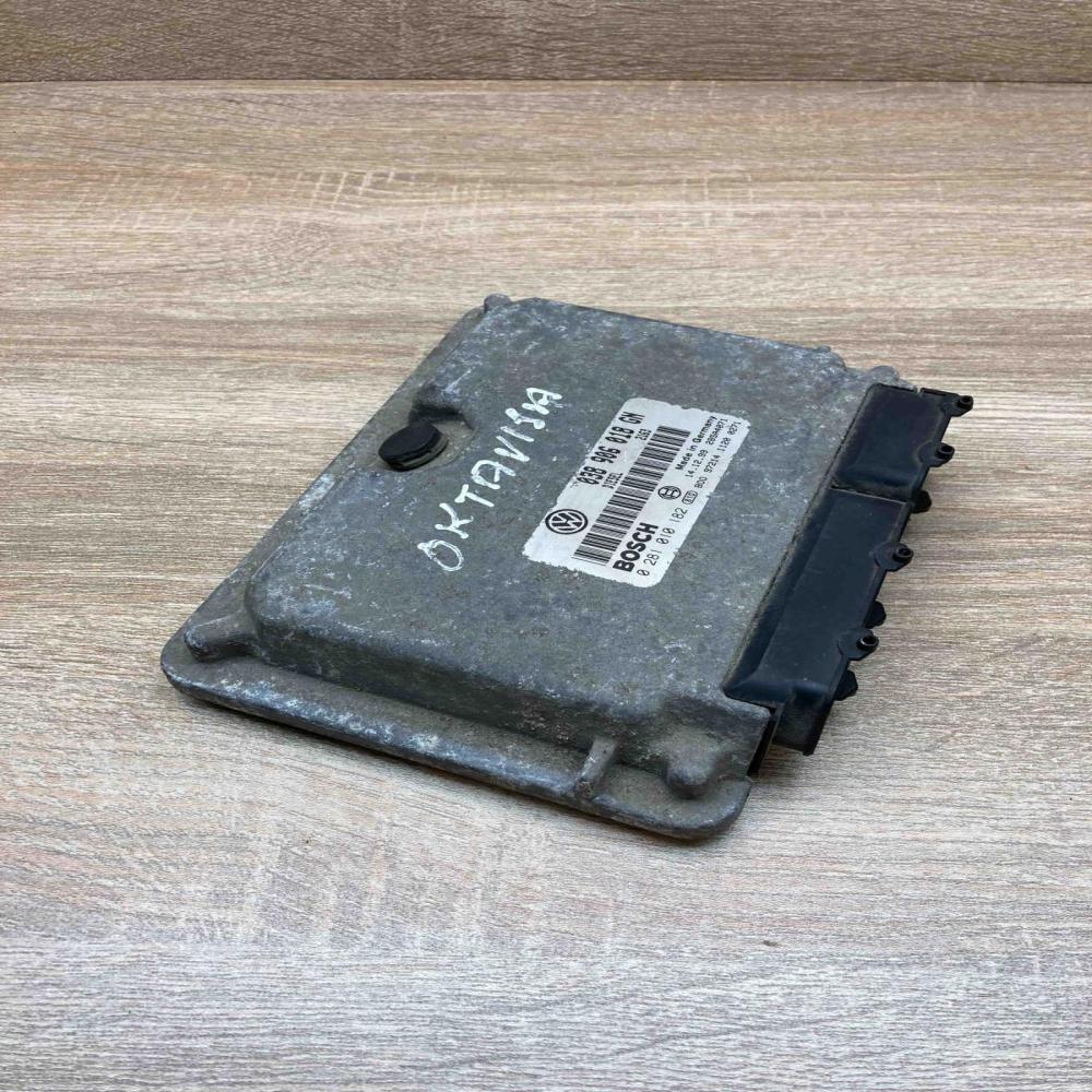 038906018GN 0281010182  Engine control unit/module ECU Skoda Octavia Mk2 (1Z)