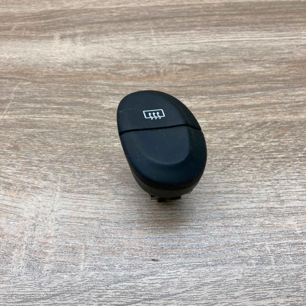 841243B   Windscreen/window heater switch Renault Megane I