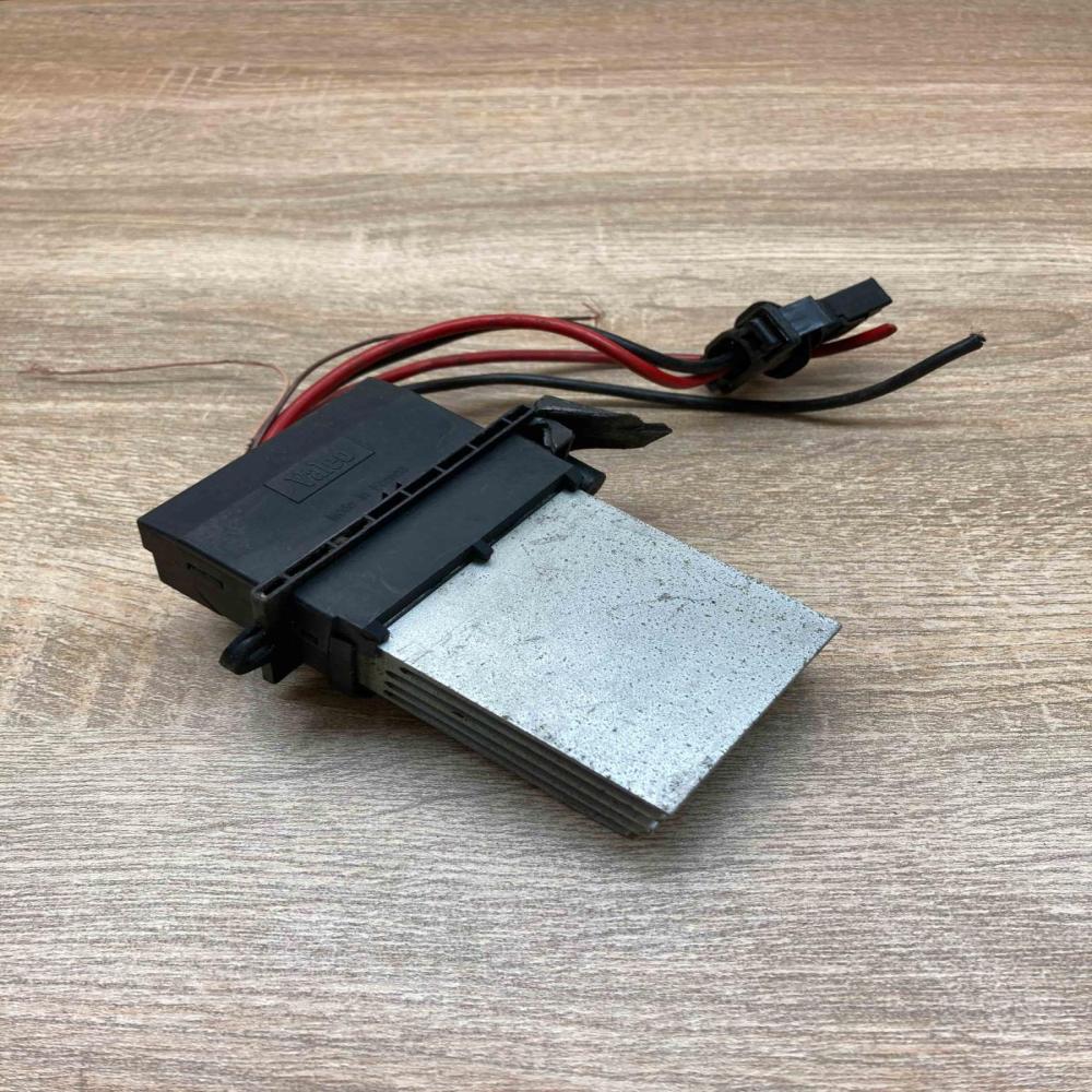 73418412  With Plug Heater blower motor/fan resistor Peugeot 406