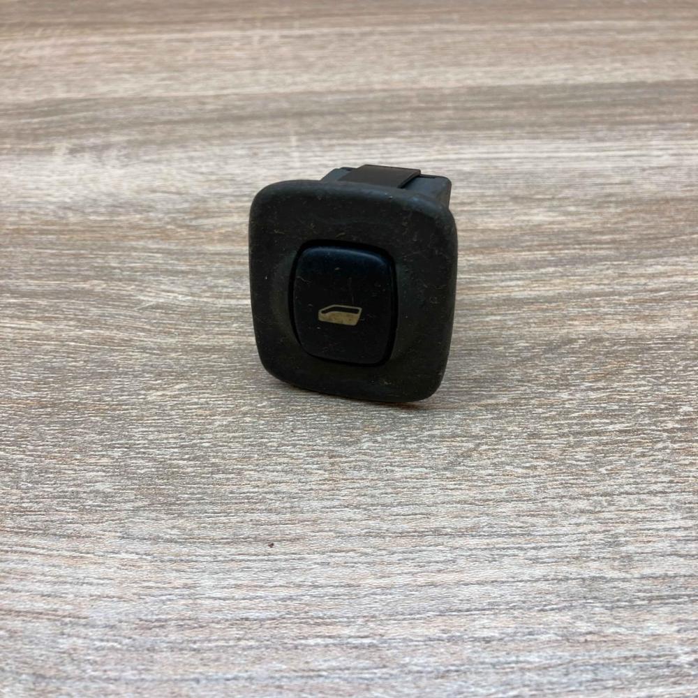 96326947ZJ   Electric window control switch Citroen C5