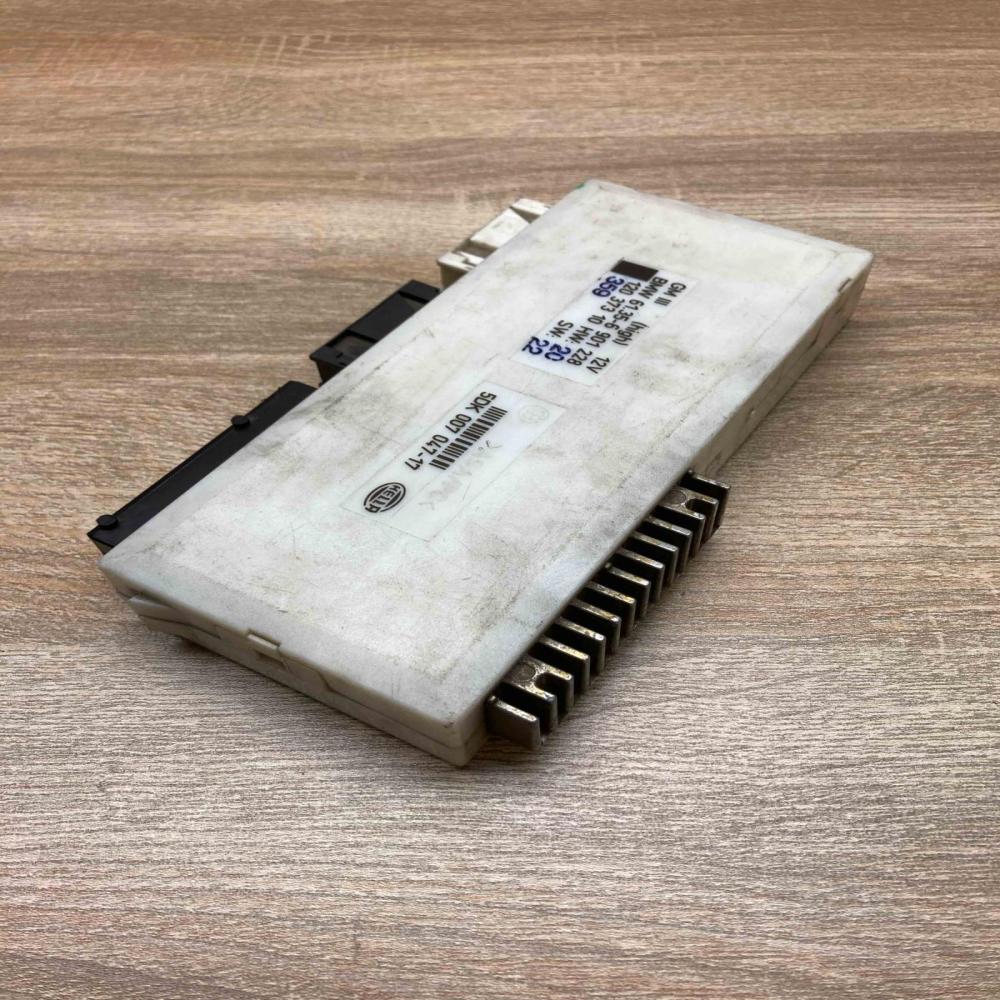 6901228 5DK007047  Comfort/convenience module BMW 5 E39