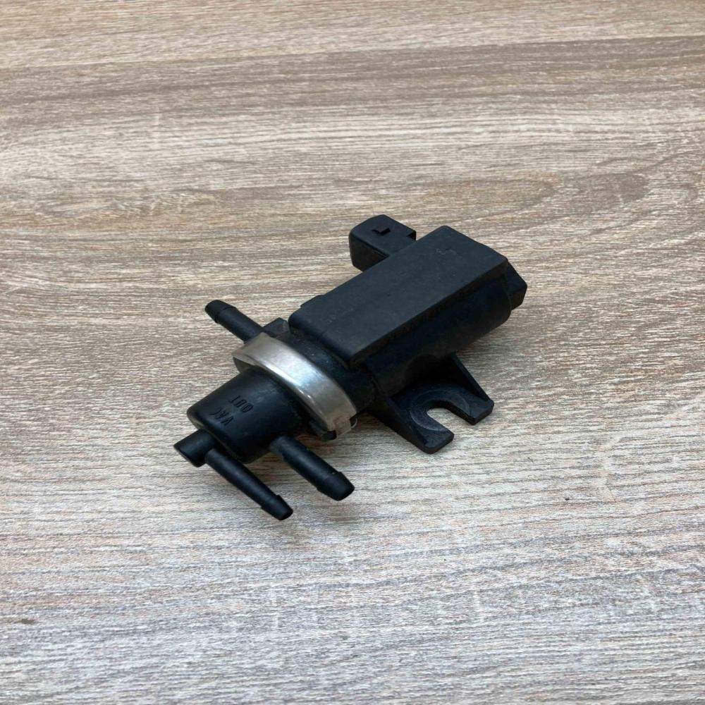 30618057 72190343  Turbo solenoid valve Volvo S40, V40