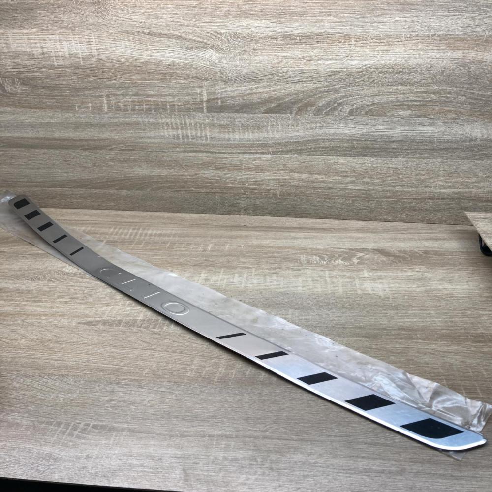 8201716234   Rear bumper trim bar molding Renault Clio V