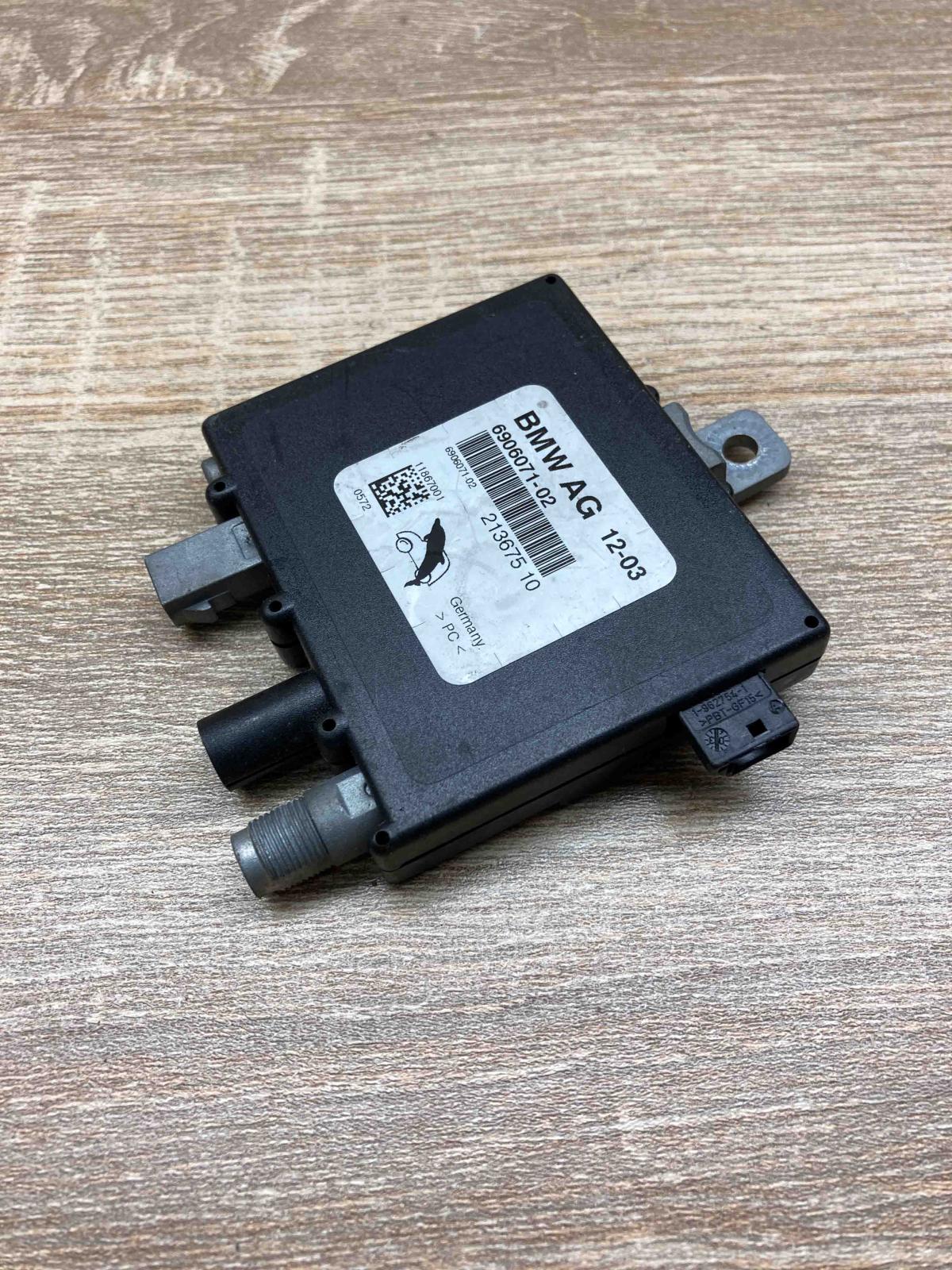 6906071 21367510  Aerial antenna amplifier BMW 3 E46