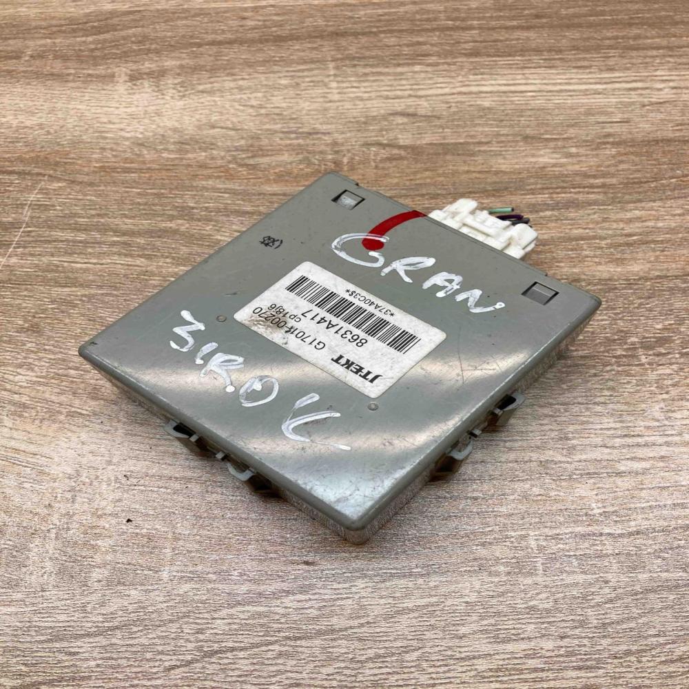G1701 00270  With Plug Other control units/modules Mitsubishi Outlander
