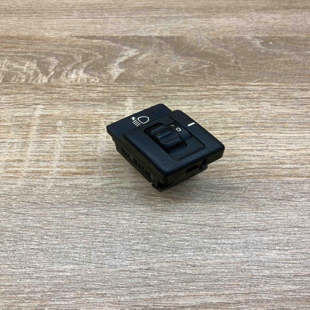 90214667 90276311  Headlight level height control switch Opel Omega A