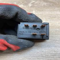 90214667 90276311  Headlight level height control switch Opel Omega A