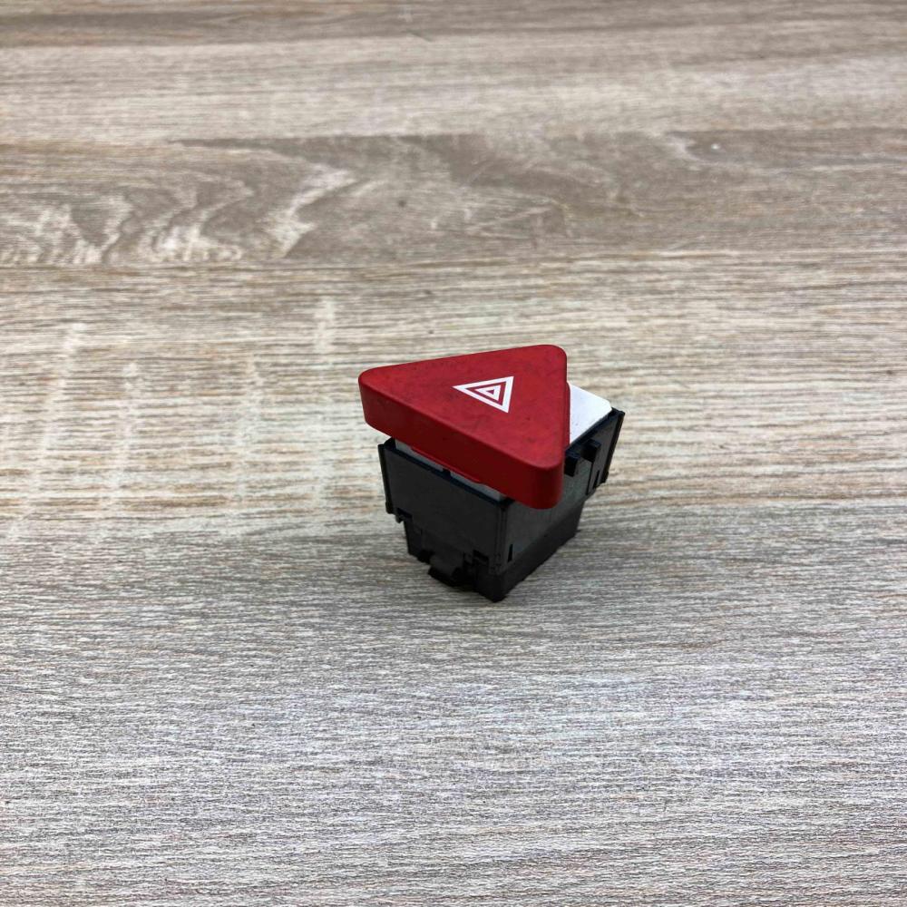 5M0953509A   Hazard light switch Volkswagen Tiguan