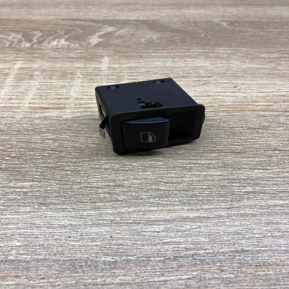 8368921 03120400  Electric window control switch BMW 3 E46
