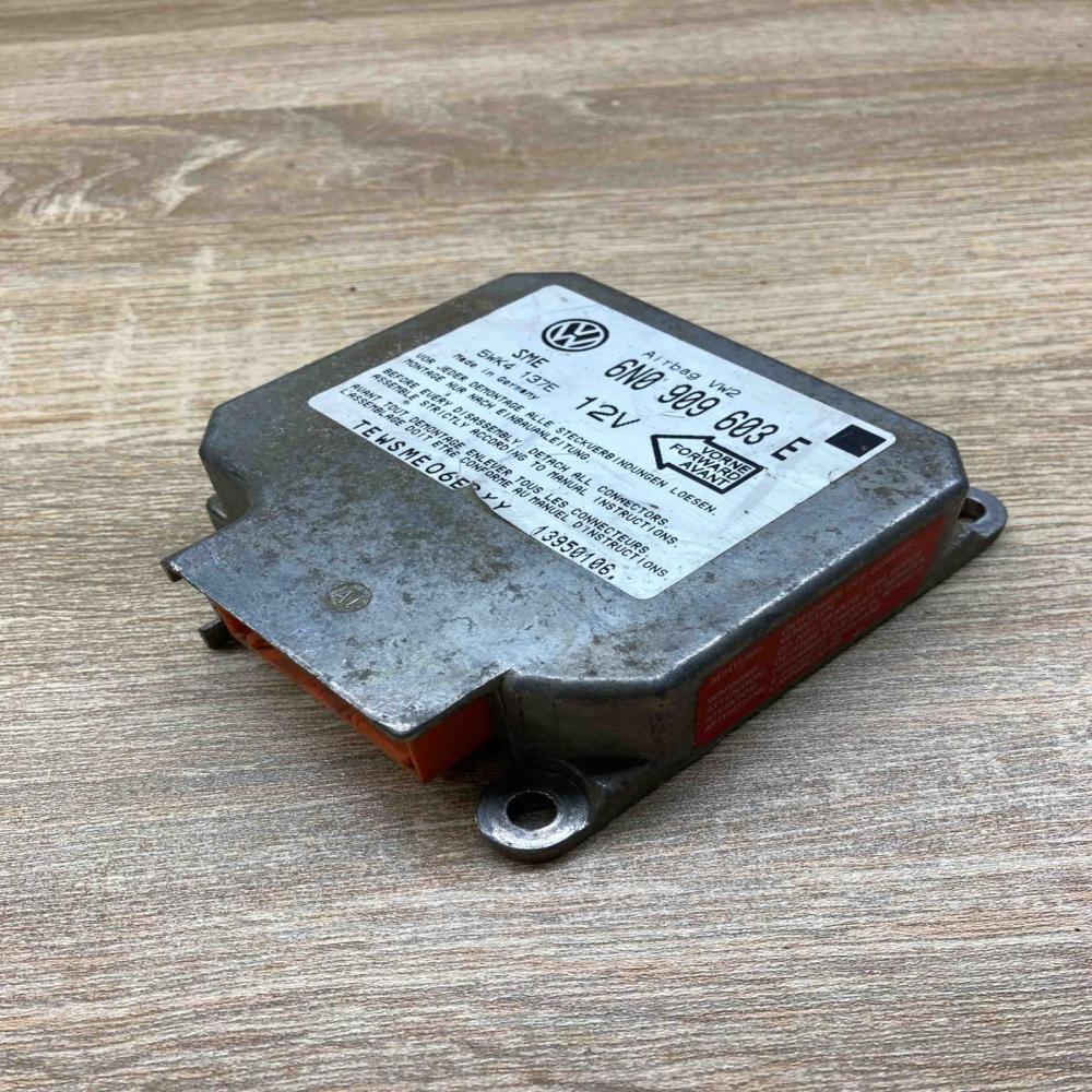 6N0909603E 5WK4137E  Airbag control unit/module Volkswagen Vento