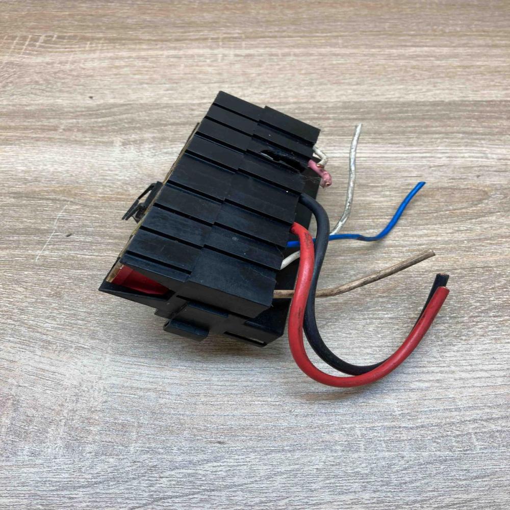 9636079380 Main  Fuse module Peugeot Expert