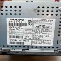 30737709   Radio/CD/DVD/GPS head unit Volvo V70