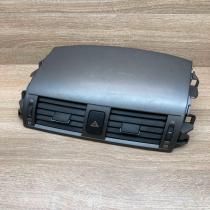 55670 12370   Dash center air vent grill Toyota Corolla E140 E150