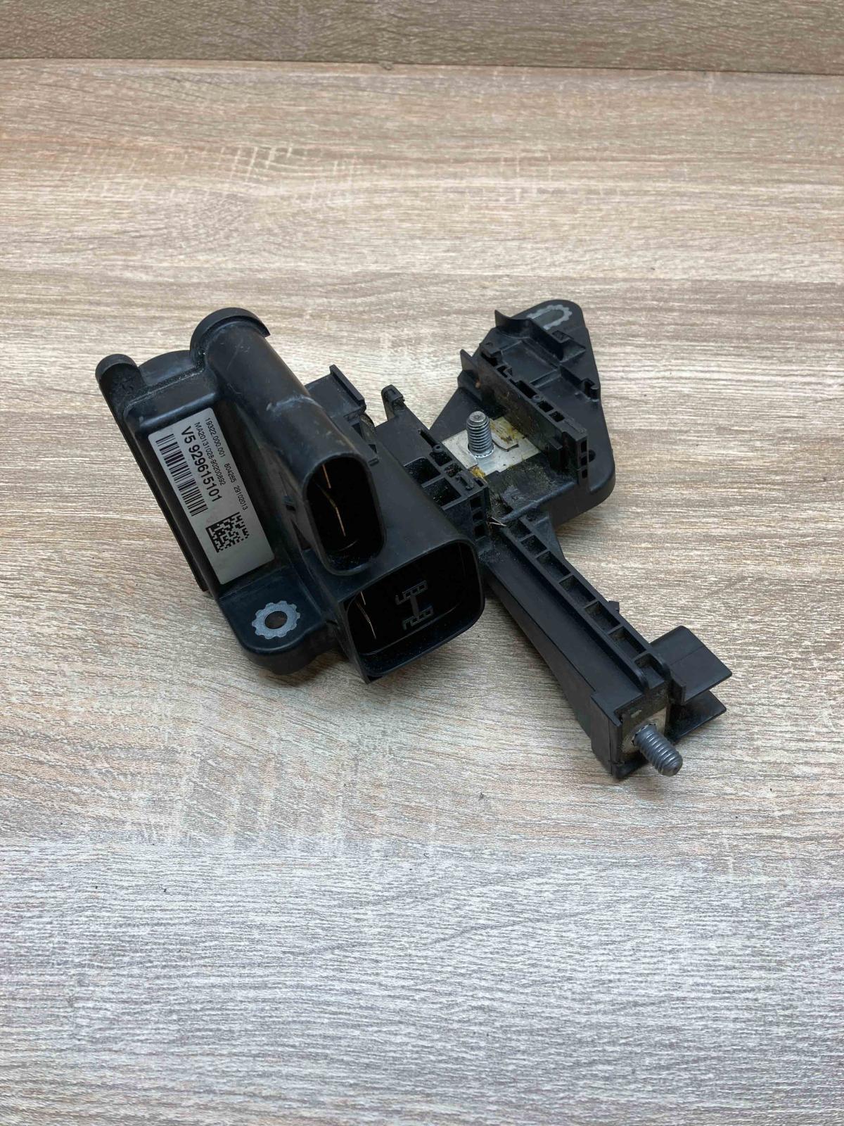 9296151   Current control relay BMW 3 F30 F35 F31