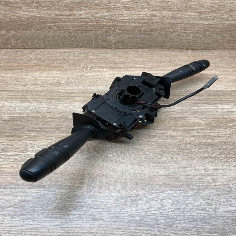 7700411790   Wiper turn signal indicator stalk/switch Renault Laguna I