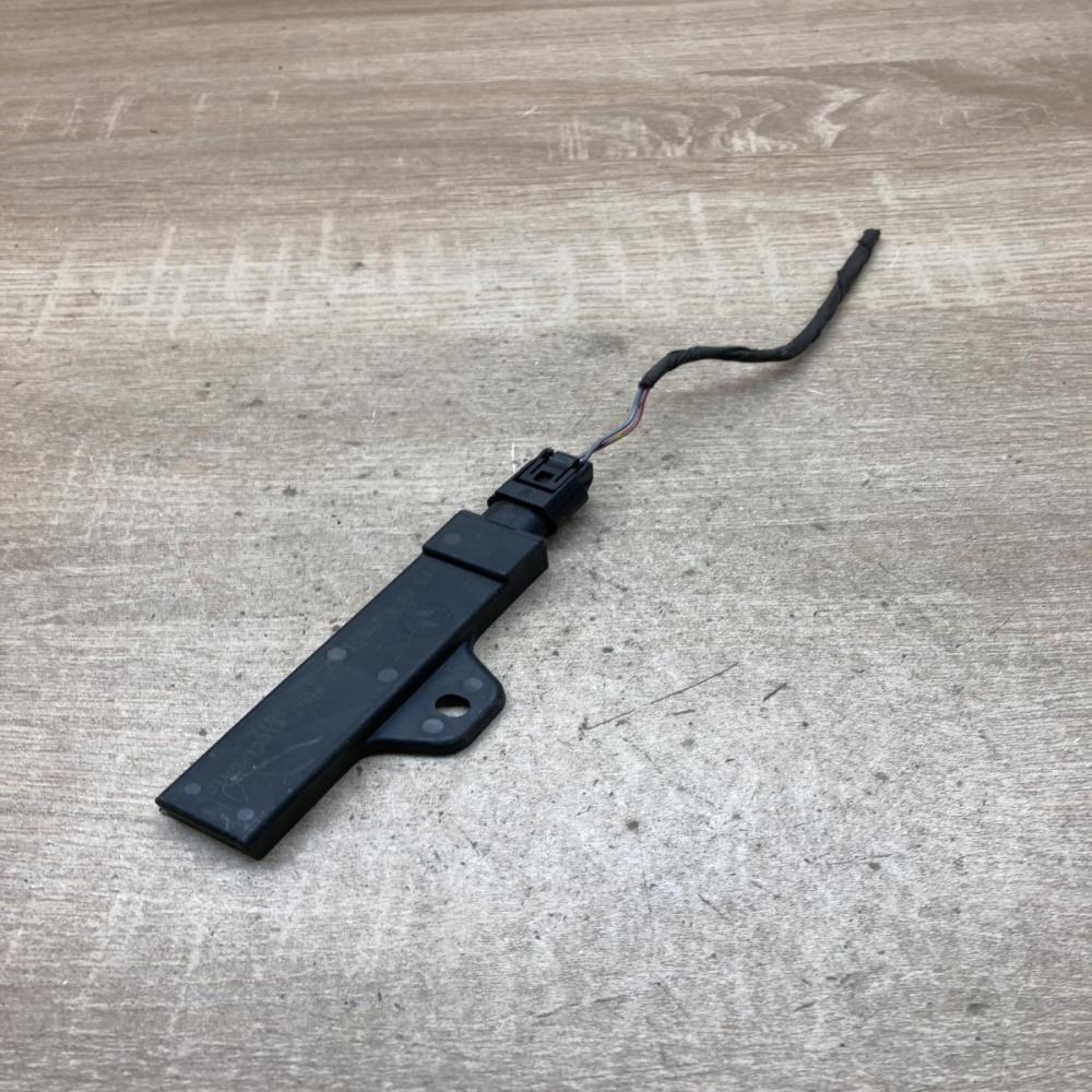 9220831   Keyless system antenna BMW 7 F01 F02 F03 F04