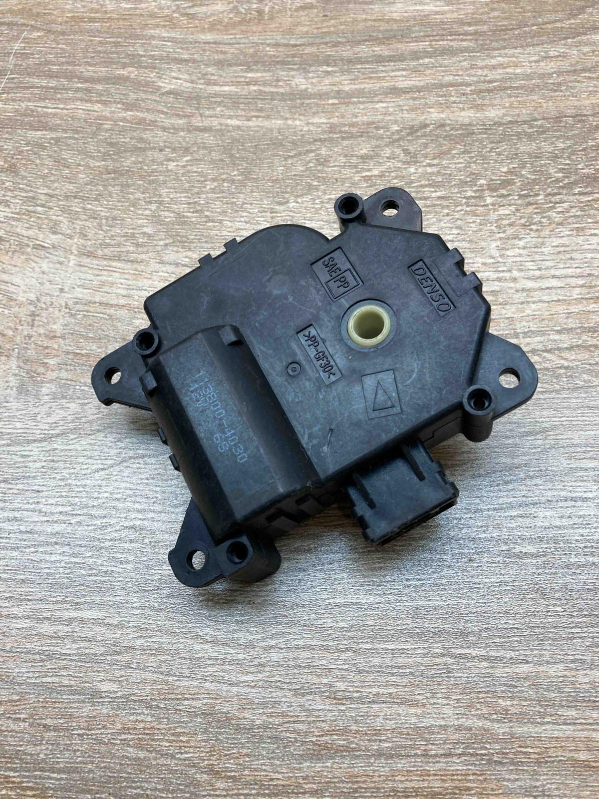 113800 4030   Air flap motor/actuator Subaru Outback (BS)